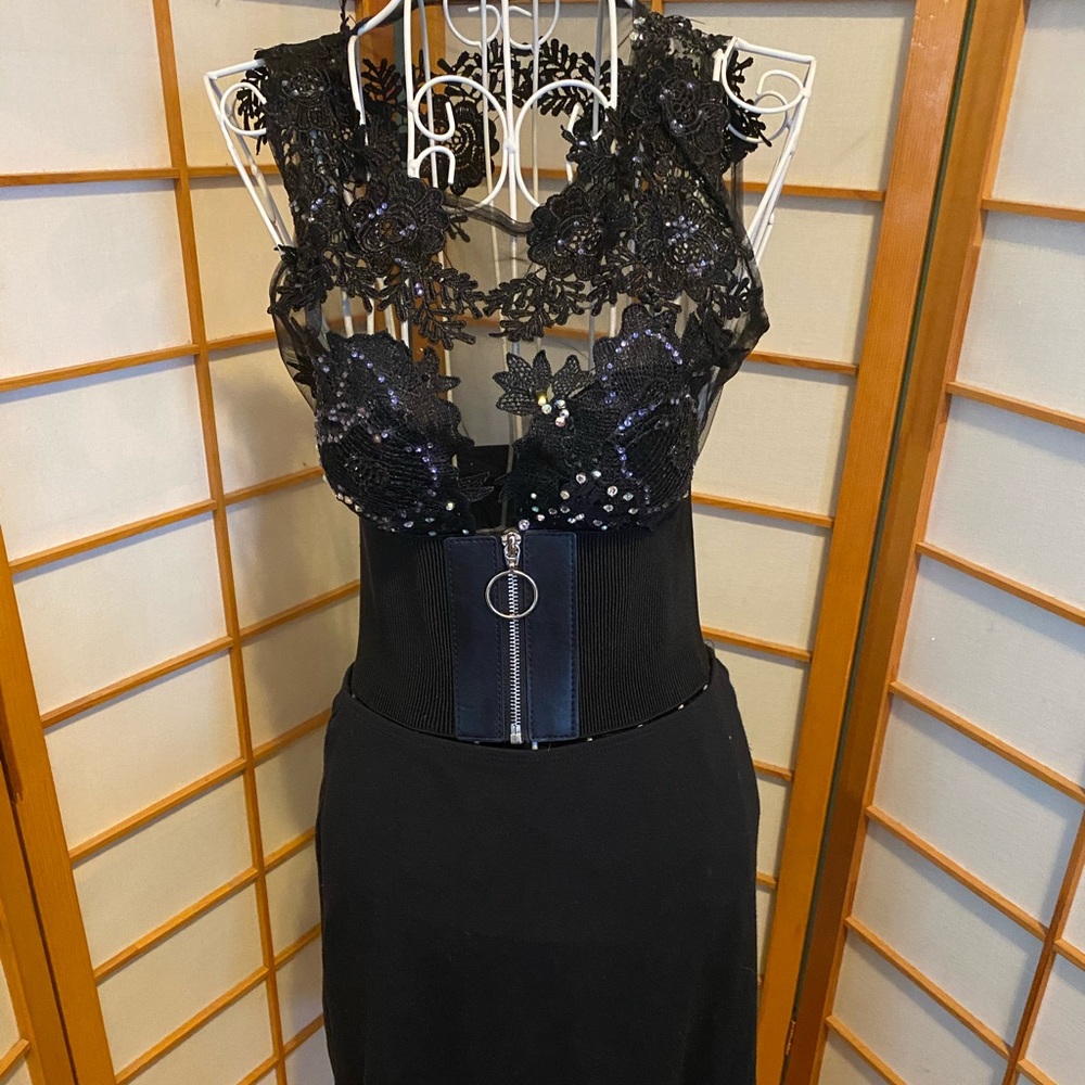 Black elastic corset belt